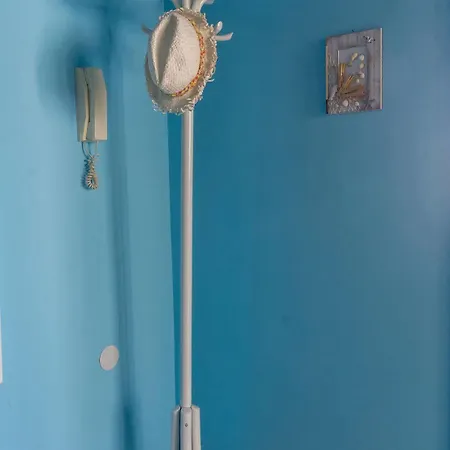 теви